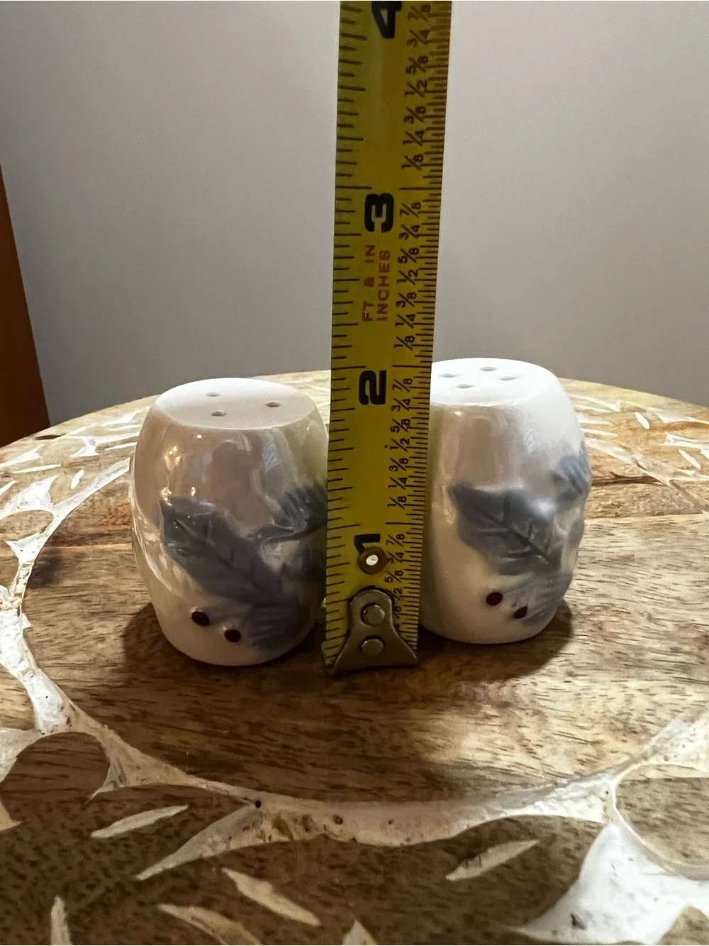 Pfaltzgraph Ceramic Berry Leaf Salt & Pepper Shakers - White with Gray Leaves